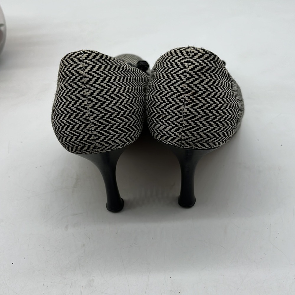 Facconable Black White Patterned Pump Heels Sz 7.… - image 4